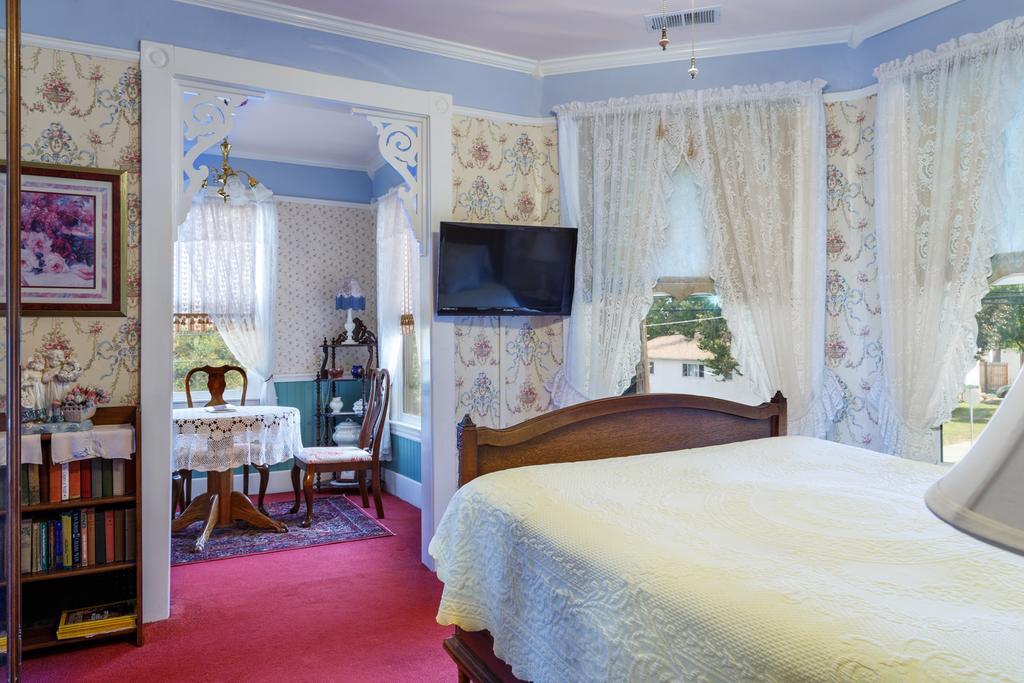 Roseberry House Bed And Breakfast Сузанвілл Екстер'єр фото