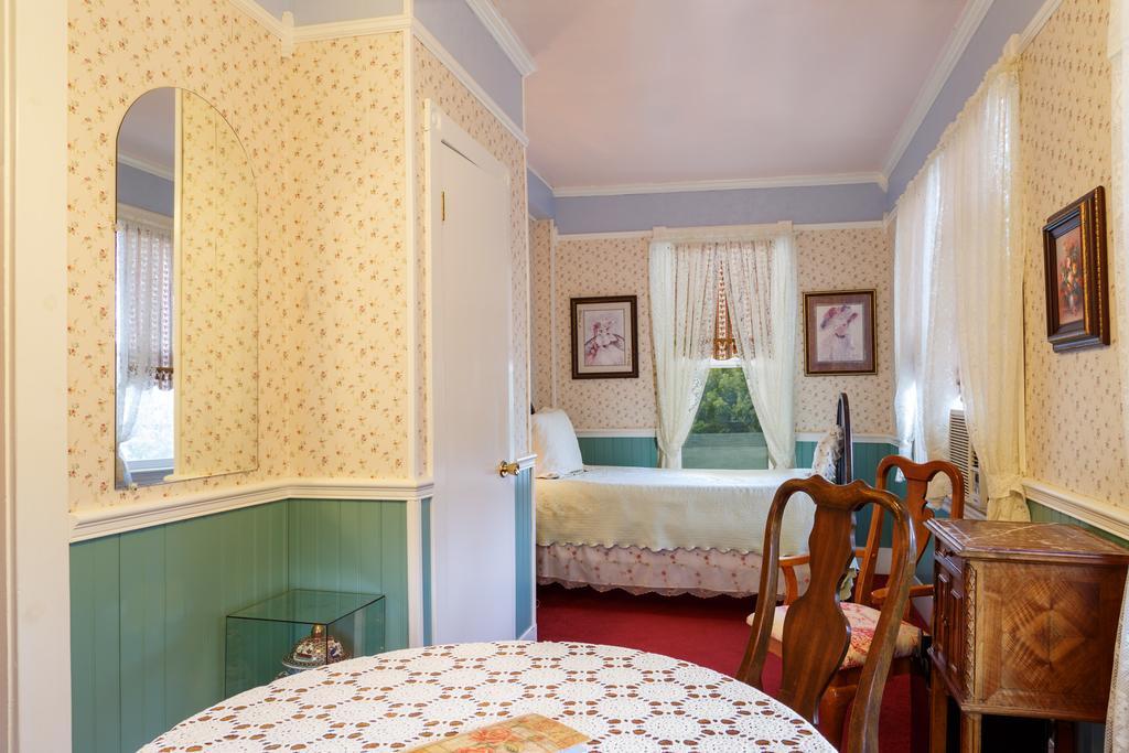 Roseberry House Bed And Breakfast Сузанвілл Екстер'єр фото